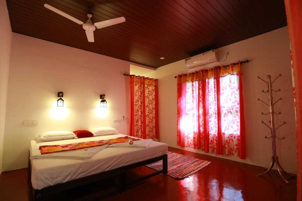 Ferienwohnung Marari John'S Beach Mararikulam Exterior foto