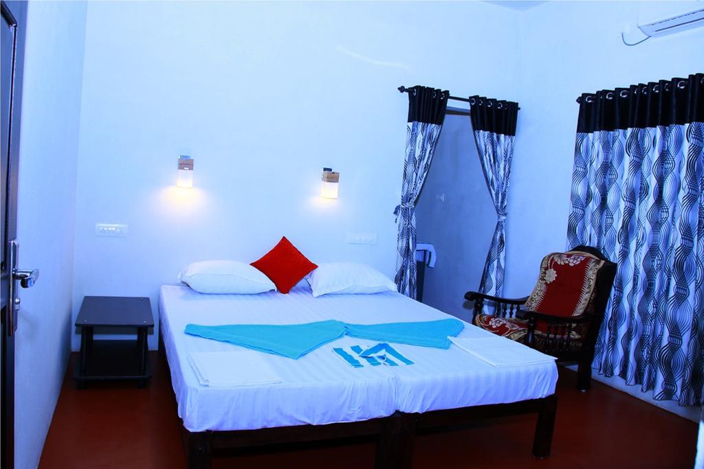 Ferienwohnung Marari John'S Beach Mararikulam Exterior foto