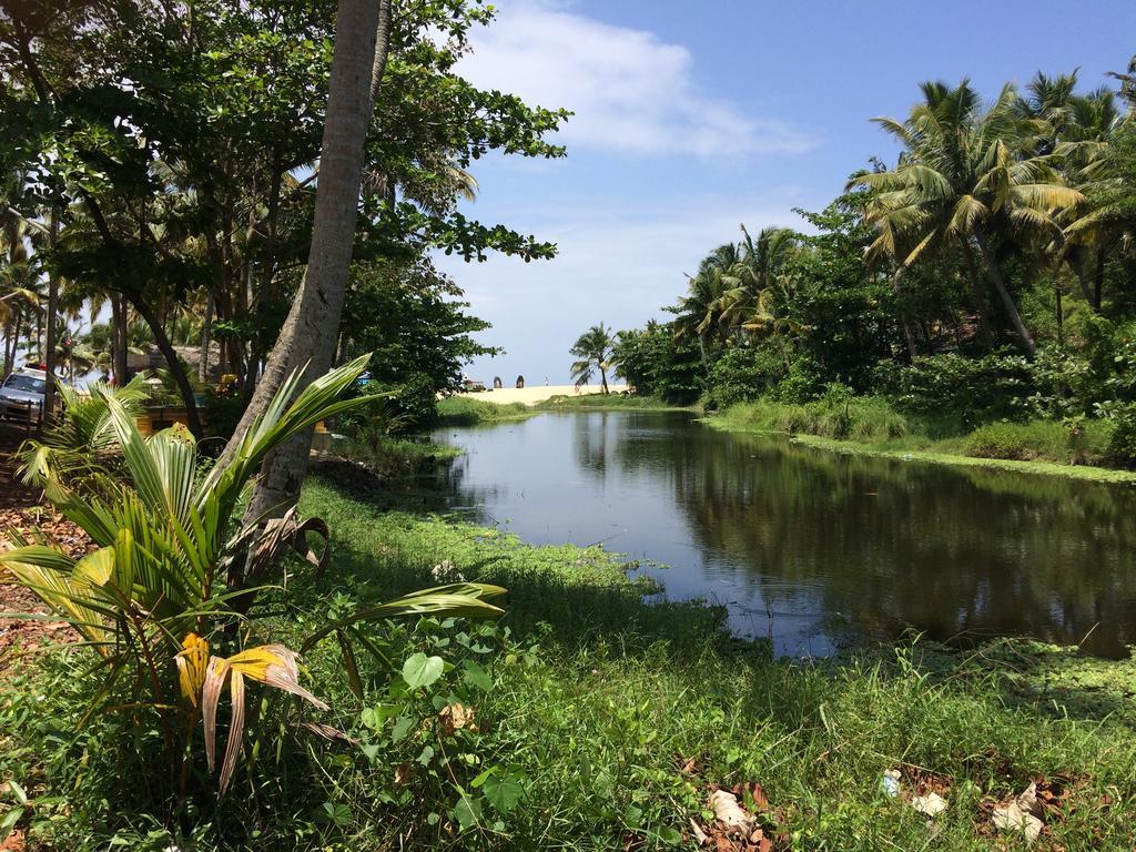 Ferienwohnung Marari John'S Beach Mararikulam Exterior foto