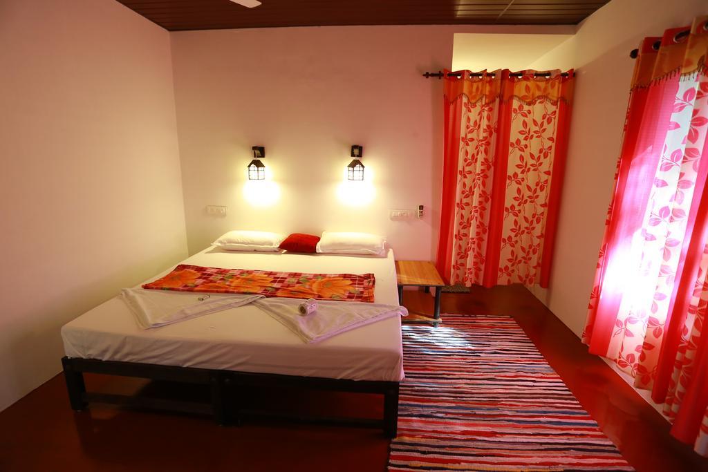 Ferienwohnung Marari John'S Beach Mararikulam Exterior foto
